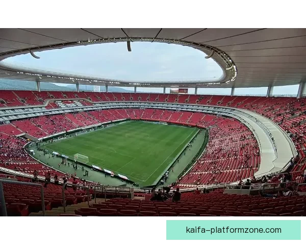 加拿大世界杯2026主办城市球场布局及比赛盛况全景解析
